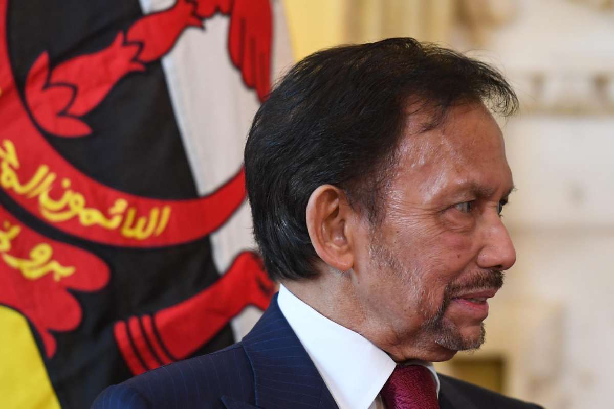 Hassanal Bolkiah sultano del Brunei e propritario di una incredibile collezione di auto 