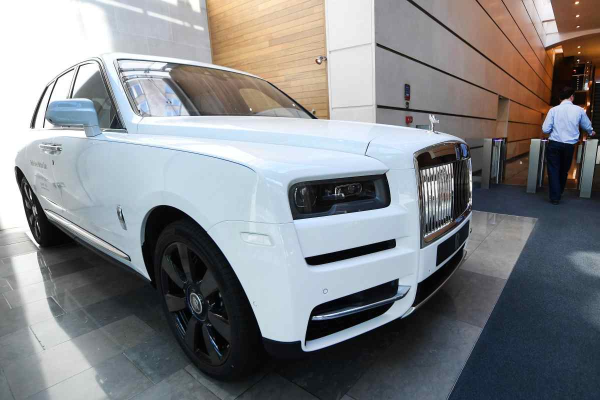 Il caldo minaccia la collezione d'auto del sultano e le sue rolls-royce