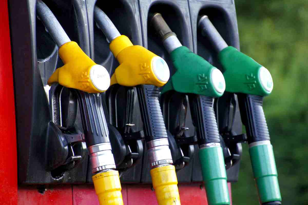 Prezzi benzina diesel imposti UE