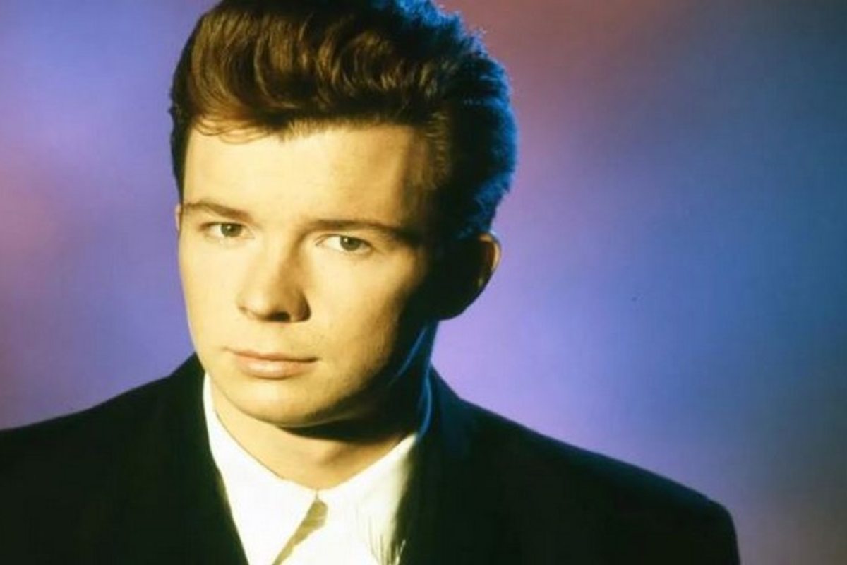 Ti ricordi Rick Astley? Per lui il tempo non è passato