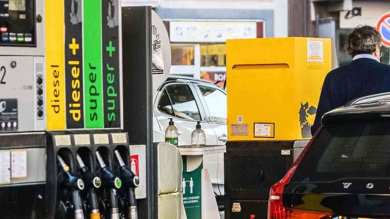 Truffa alle pompe di benzina