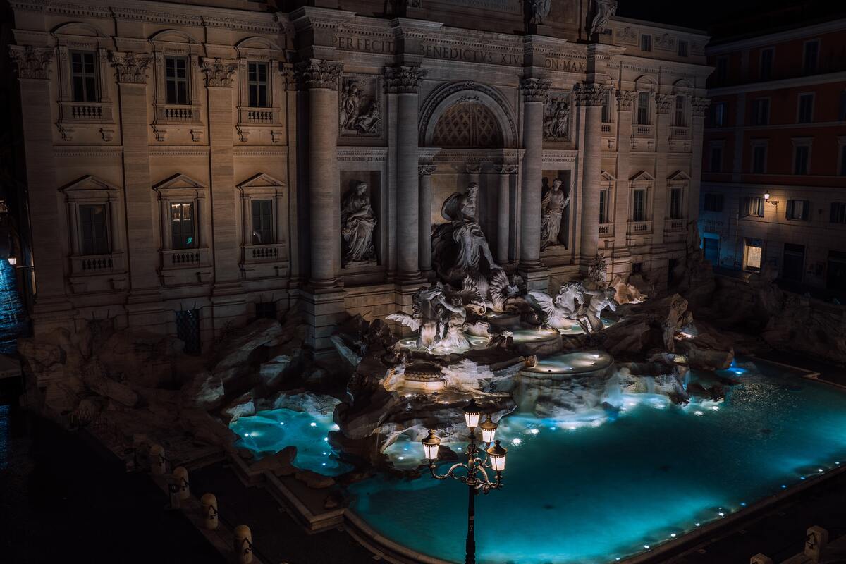 chiusura fontana di trevi