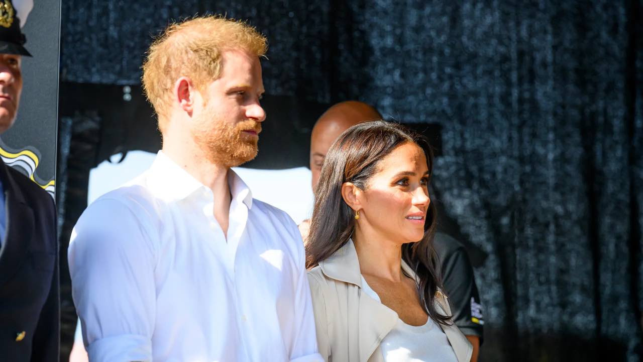 Harry e Meghan tremano