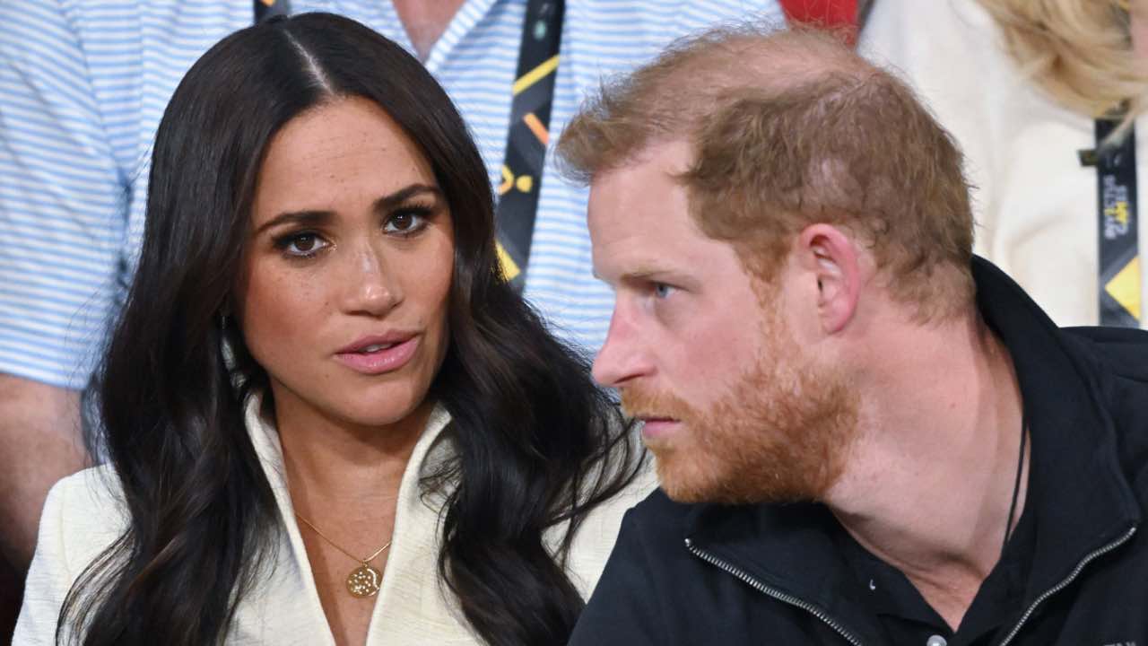 Harry e Meghan umiliati