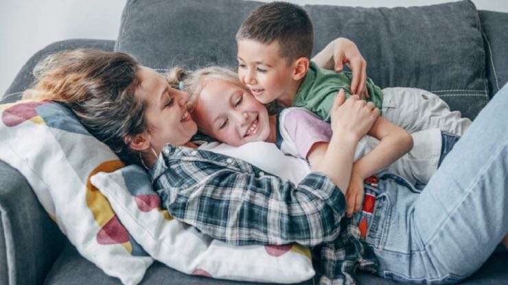 Mamma con due figli