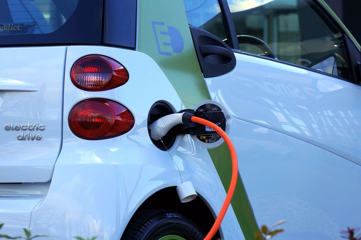 Auto elettrica pagata dallo Stato