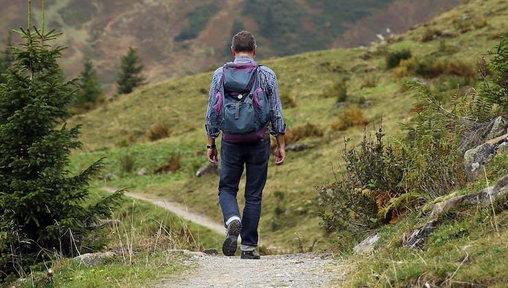 Camminare con lo zaino